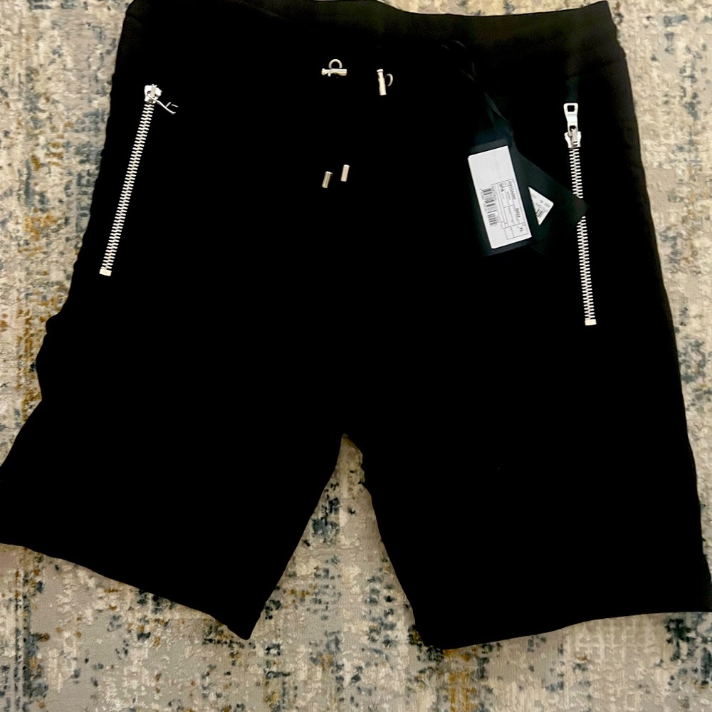 BALMAIN EMBOSSED BERMUDA SHORTS - BLACK